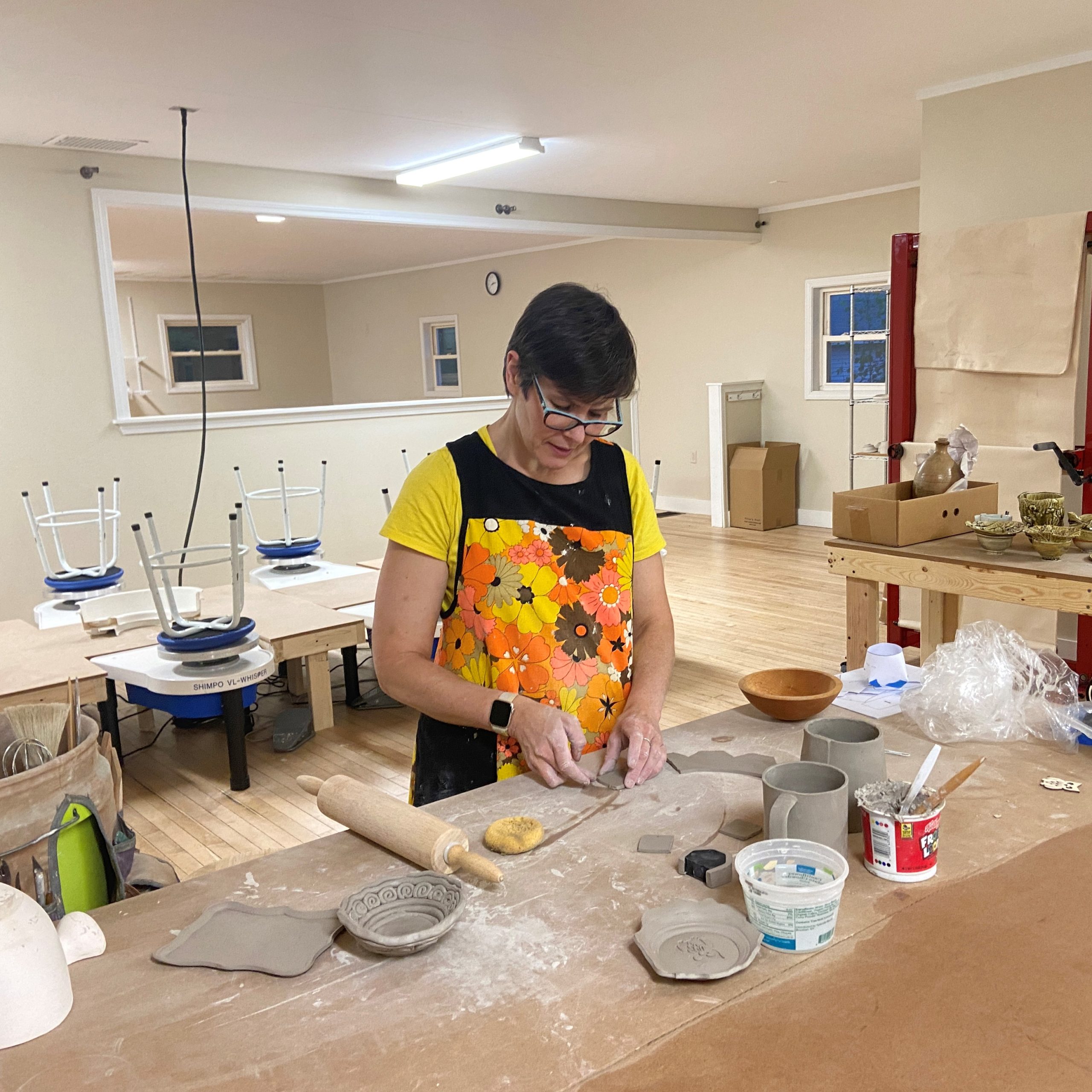 Teresa Pennington of Work in Progress Art Studio(WIP) teaching in her studio